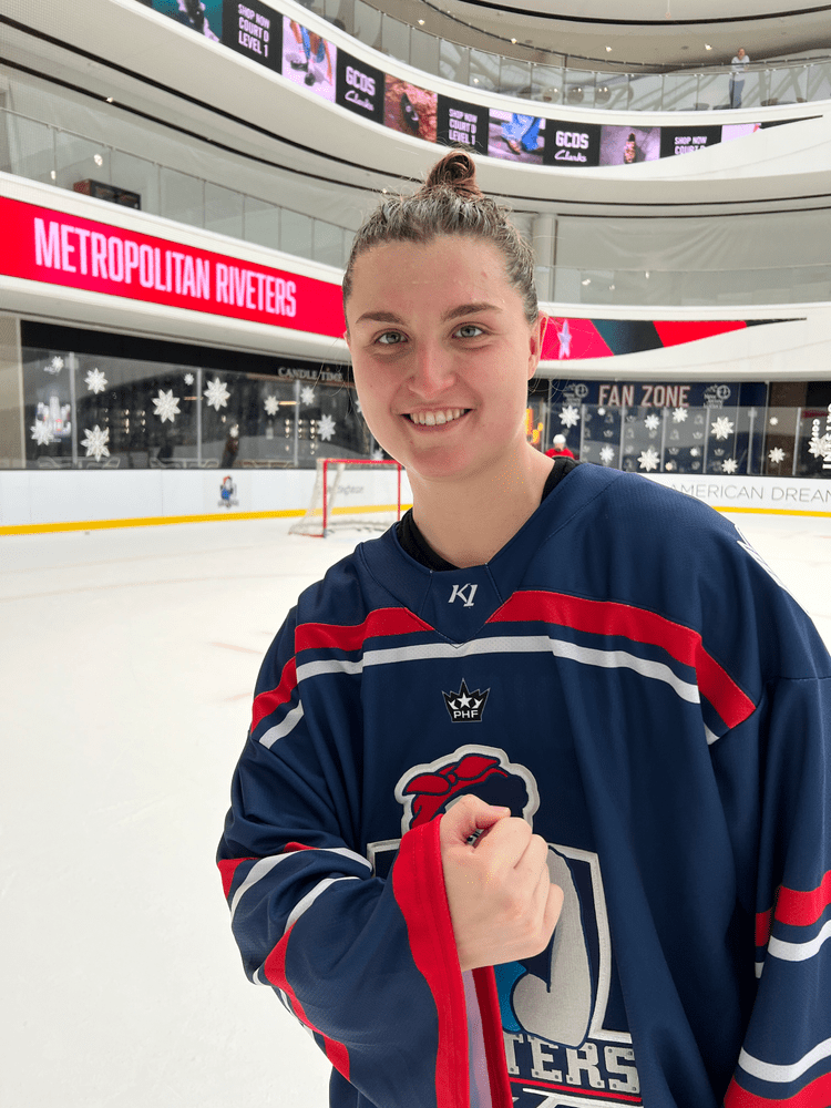 Katie Burt Goalie for the Metropolitan Riveters