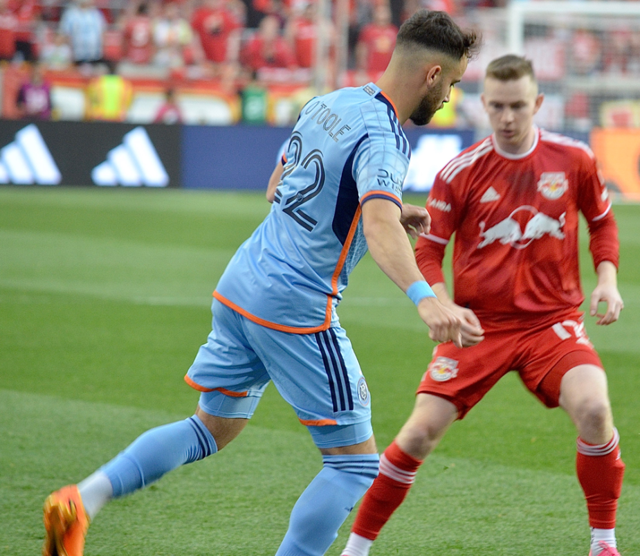 New York City Defender Kevin O'Toole takes on New York Red Bulls Cam Harper one on one. 