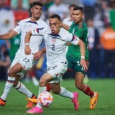 USMNT Sergio Dest Dribbling.