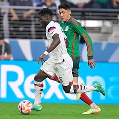 Yunus Musah dribbling