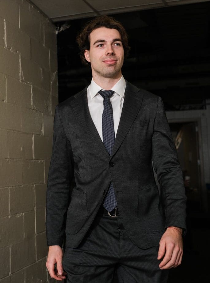 11/12/24 New York, NY Madison Square Garden| Rangers player walking into arena from player lot. Mandatory Credit: NHL/NY Rangers