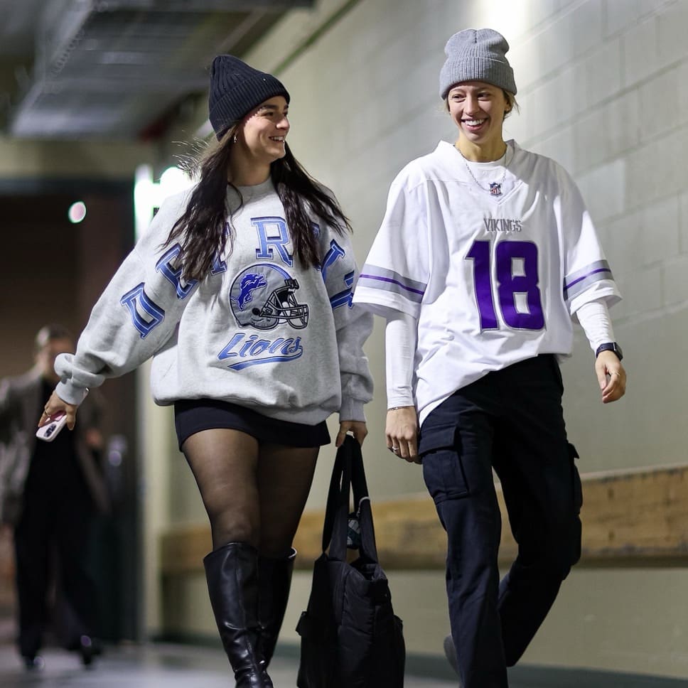 1/4/25 St. Paul, MN Xcel Center| Teammates having fun with one of the NFL's biggest rivalry games. Mandatory Credit: PWHL