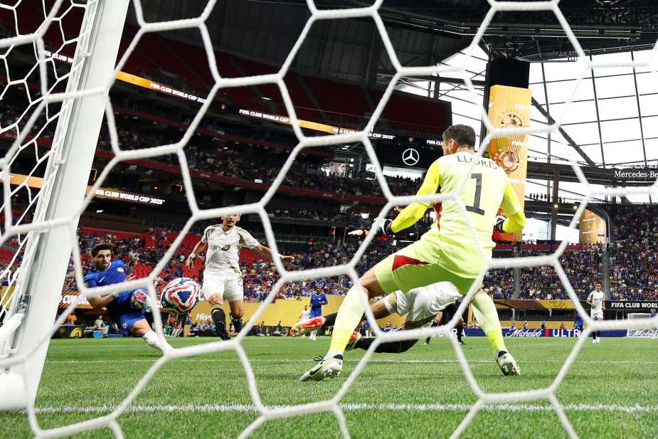 ATLANTA, GEORGIA - JUNE 16: Pedro Neto #7 of Chelsea FC scores his side's first goal past Hugo Lloris #1 of LAFC during the FIFA Club World Cup 2025 group D match between Chelsea FC and Los Angeles Football Club at Mercedes-Benz Stadium on June 16, 2025 in Atlanta, Georgia. (Photo by Stuart Franklin - FIFA/FIFA via Getty Images)
