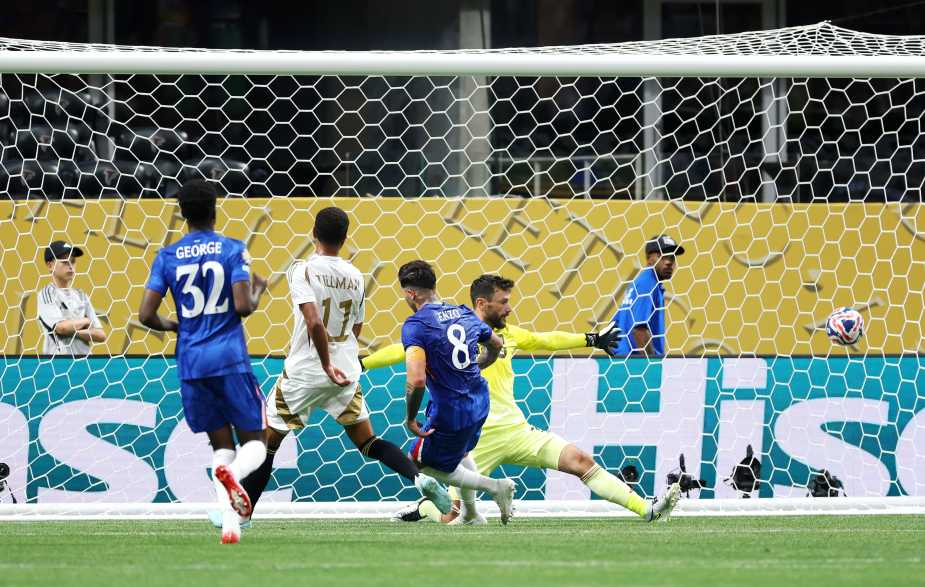 ATLANTA, GEORGIA - JUNE 16: Enzo Fernandez #8 of Chelsea FC scores his team's second goal past Hugo Lloris #1 of LAFC during the FIFA Club World Cup 2025 group D match between Chelsea FC and Los Angeles Football Club at Mercedes-Benz Stadium on June 16, 2025 in Atlanta, Georgia. (Photo by Stuart Franklin - FIFA/FIFA via Getty Images)