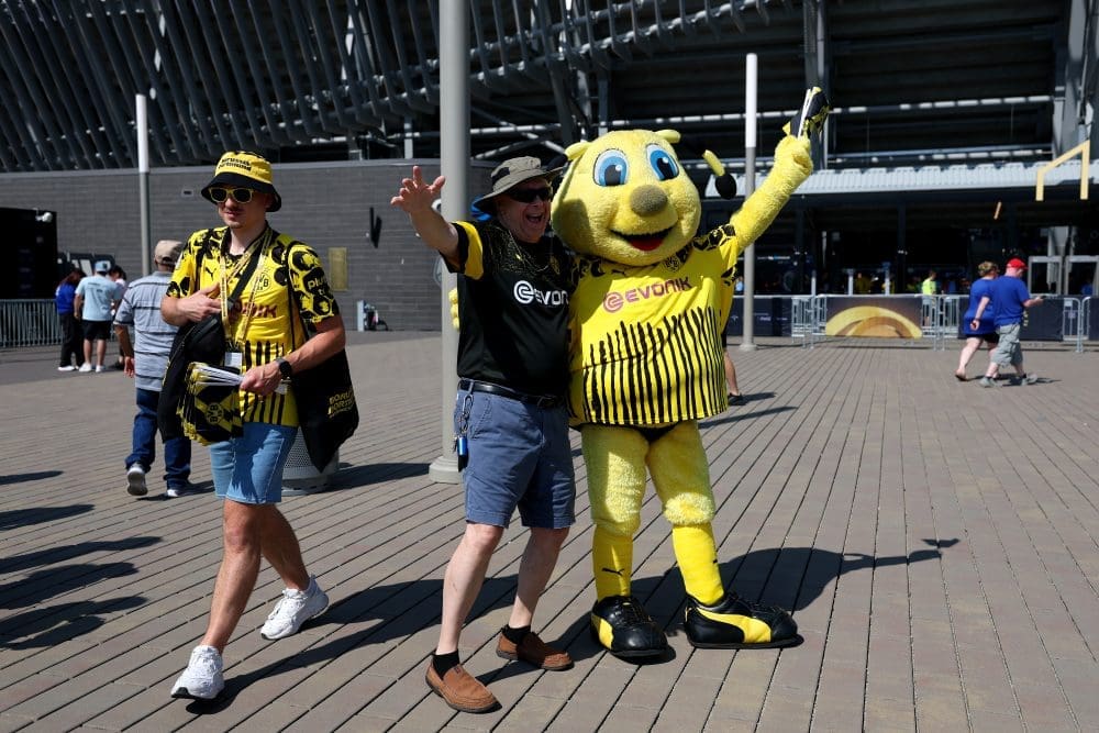 CINCINNATI, OHIO - JUNE 21: Emma the Bee of Borussia Dortmund greets fans outside the stadium prior to the FIFA Club World Cup 2025 group F match between Mamelodi Sundowns FC and Borussia Dortmund at TQL Stadium on June 21, 2025 in Cincinnati, Ohio. (Photo by Grace Bradley - FIFA/FIFA via Getty Images)