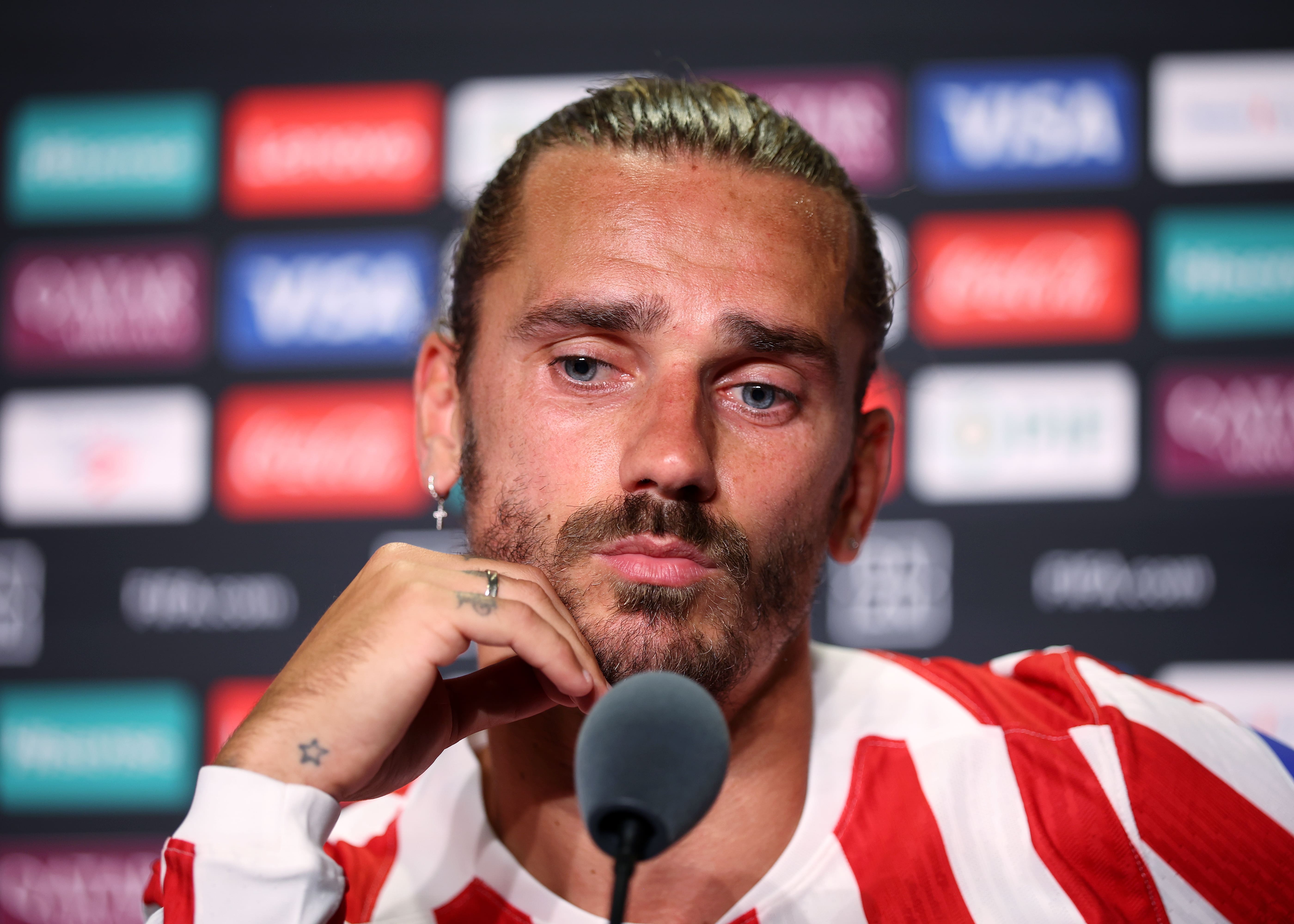 PASADENA, CALIFORNIA - JUNE 23: Antoine Griezmann #7 of Atletico De Madrid speaks to the media in a post match press conference following the FIFA Club World Cup 2025 group B match between Club Atletico de Madrid and Botafogo FR at Rose Bowl Stadium on June 23, 2025 in Pasadena, California. (Photo by Alex Pantling - FIFA/FIFA via Getty Images)