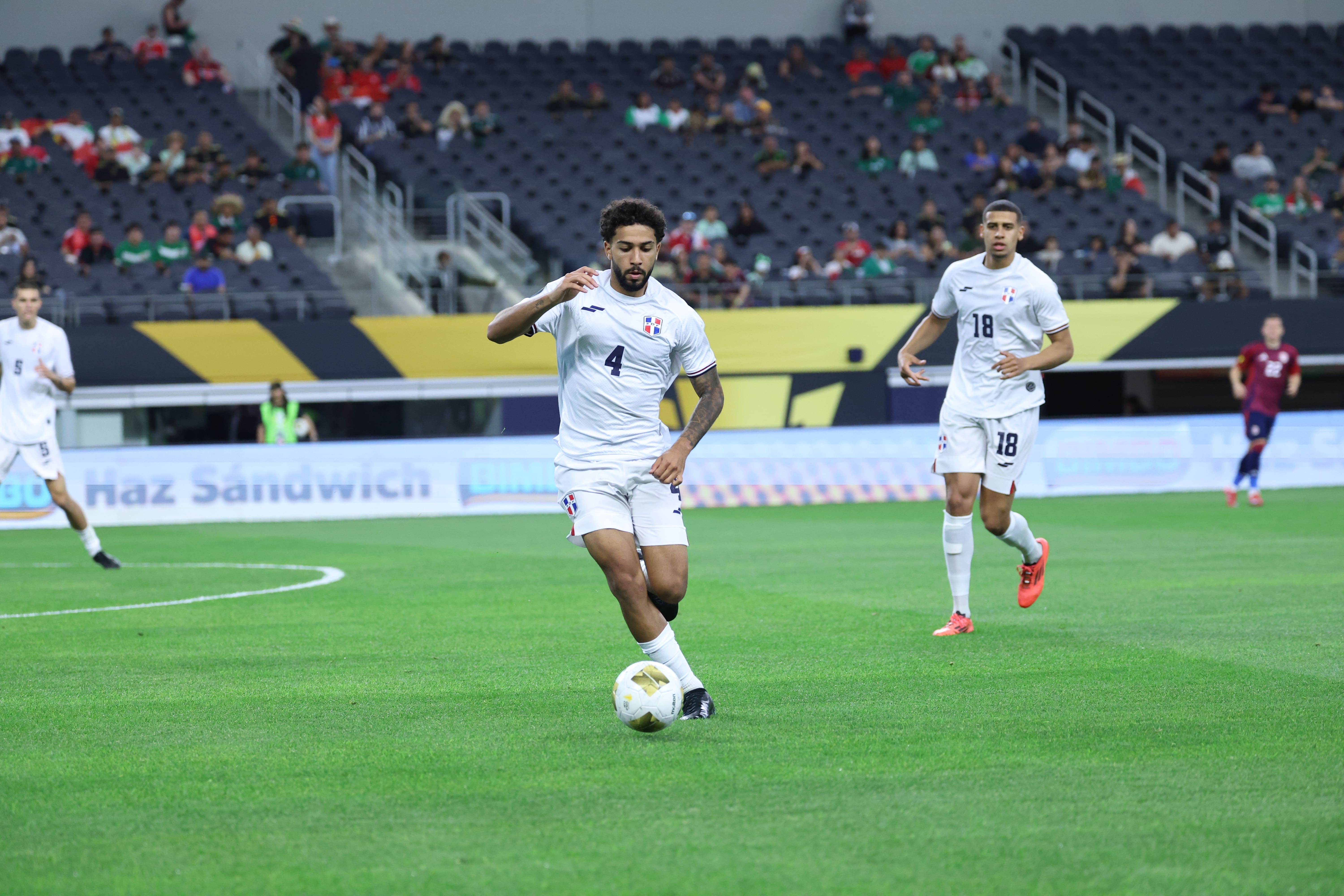 Edgar Pujol controls the ball. Photo from Concacaf.com