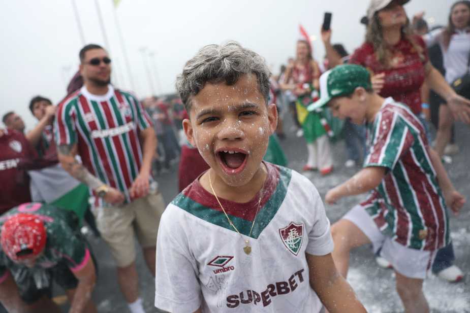 EAST RUTHERFORD, NEW JERSEY - JUNE 17: Fans of Fluminense FC cheer outside of the stadium prior to the FIFA Club World Cup 2025 group F match between Fluminense FC and Borussia Dortmund at MetLife Stadium on June 17, 2025 in East Rutherford, New Jersey. (Photo by Carl Recine - FIFA/FIFA via Getty Images)