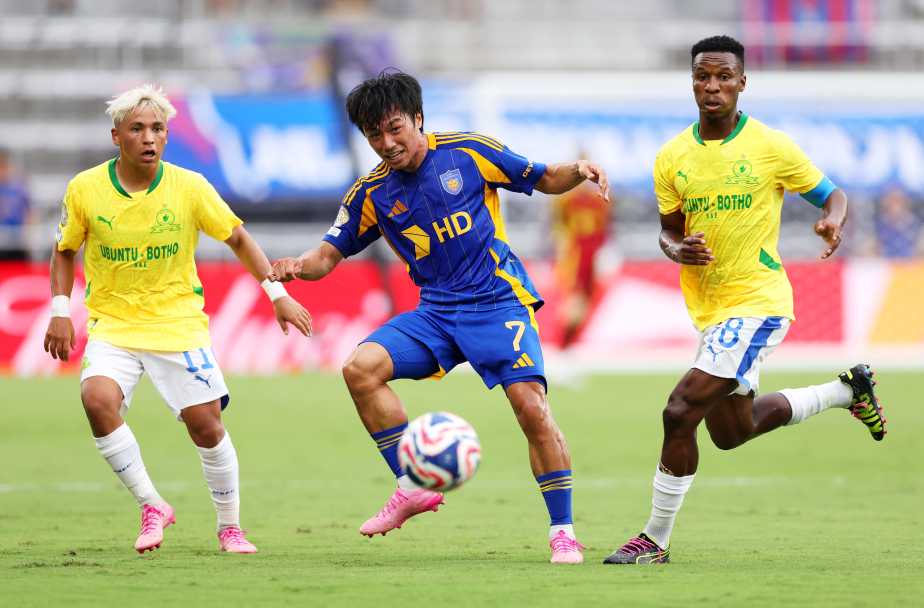 ORLANDO, FLORIDA - JUNE 17: Ko Seungbeom #7 of Ulsan HD controls the ball during the FIFA Club World Cup 2025 group F match between Ulsan HD FC and Mamelodi Sundowns FC at Inter&Co Stadium on June 17, 2025 in Orlando, Florida. (Photo by Alex Livesey - FIFA/FIFA via Getty Images)