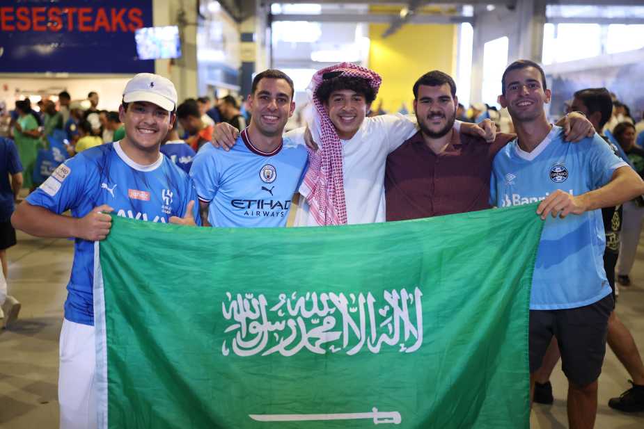 ORLANDO, FLORIDA - JUNE 30: Fans pose for a photo prior to the FIFA Club World Cup 2025 round of 16 match between Manchester City and Al-Hilal at Camping World Stadium on June 30, 2025 in Orlando, Florida. (Photo by Hector Vivas - FIFA/FIFA via Getty Images)