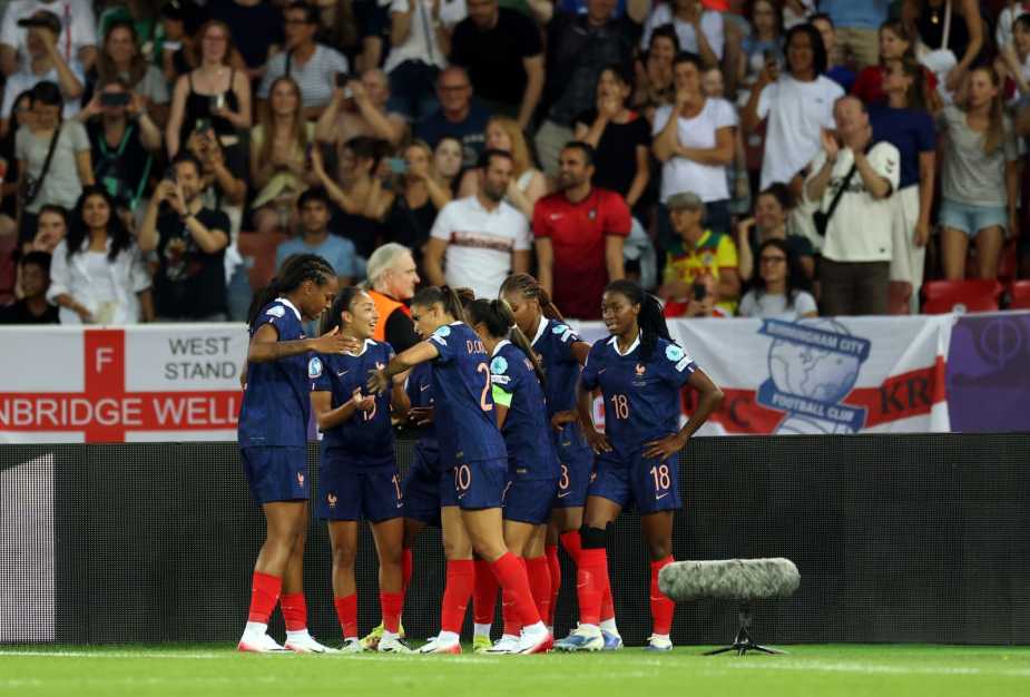 ZURICH, SWITZERLAND - JULY 05: Sandy Baltimore of France celebrates scoring her team's second goal with teammates during the UEFA Women's EURO 2025 Group D match between France and England at Stadion Letzigrund on July 05, 2025 in Zurich, Switzerland. (Photo by Maja Hitij - UEFA/UEFA via Getty Images)