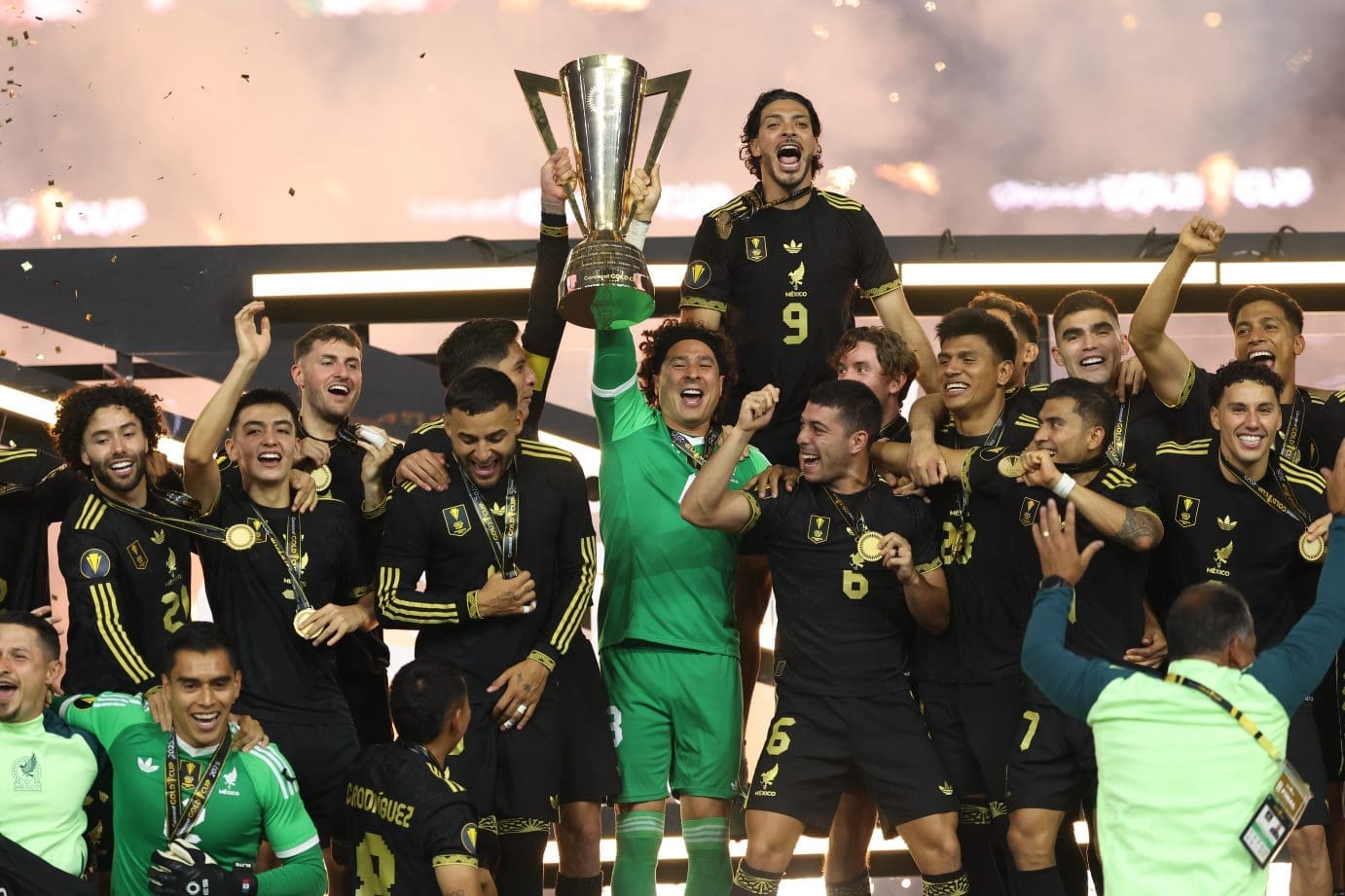 Mexico hoists the CONCACAF Gold Cup Trophy. Mandatory Credit Concacaf.com