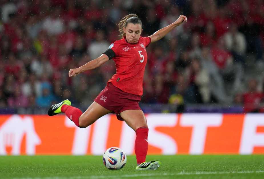 BERN, SWITZERLAND - JULY 06: Noelle Maritz of Switzerland passes the ball during the UEFA Women's EURO 2025 Group A match between Switzerland and Iceland at Stadion Wankdorf on July 06, 2025 in Bern, Switzerland. (Photo by Aitor Alcalde - UEFA/UEFA via Getty Images)
