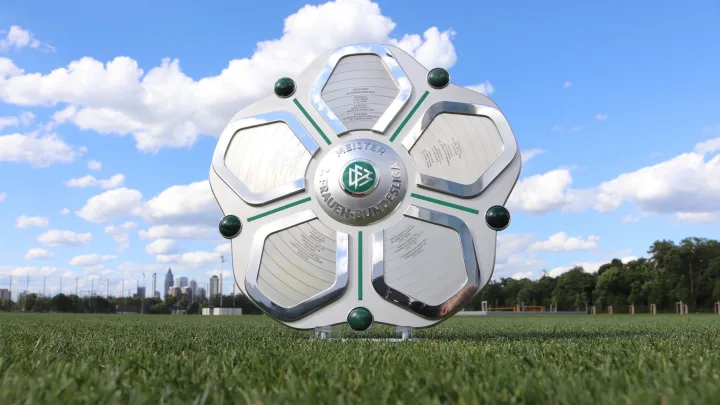 Trophy for 2. Women's Bundesliga