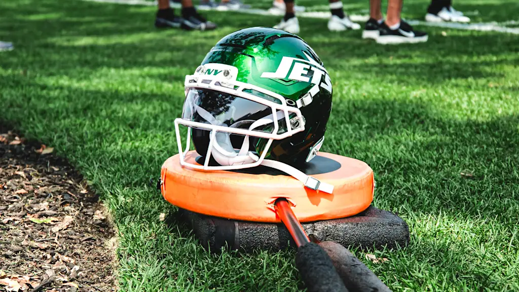 Jets helmet on a target Mandatory Credit New York Jets