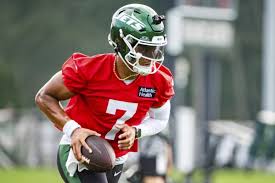 8/5/2025 NY Jets Training camp. Justin Fields works out. Mandatory Credit AP News