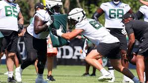 8/19/2025 Jets Atlantic Health Training Facility, Florham Park, NJ Samuel Jackson watches Joe Tippman in drills. Mandatory Credit FOX Sports