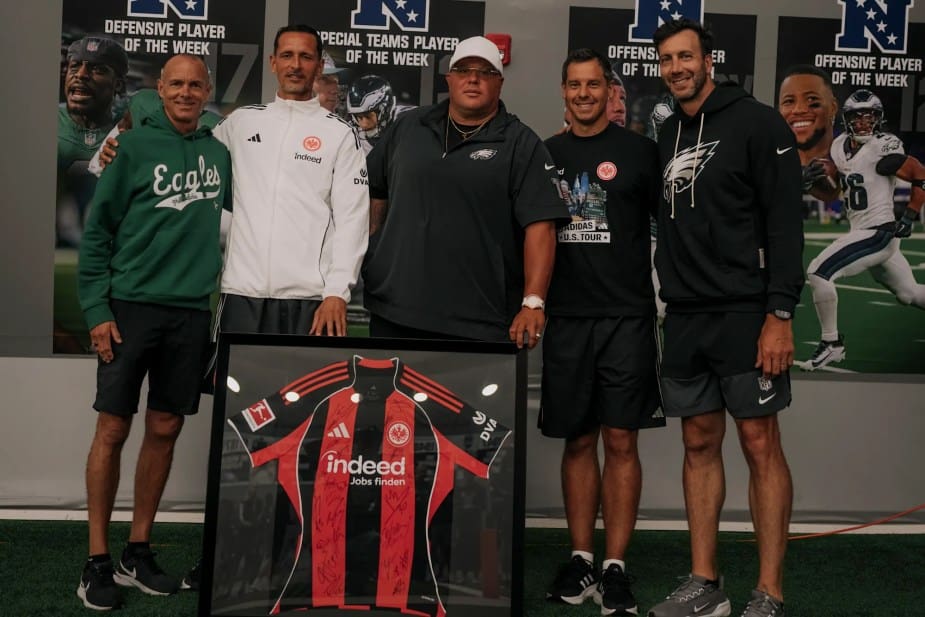 Head Coach Dino Toppmöller and sporting director Timmo Hardung with Eagles president Don Smoleski (left) and Dom DiSandro aka Big Dom (2.f.r.)