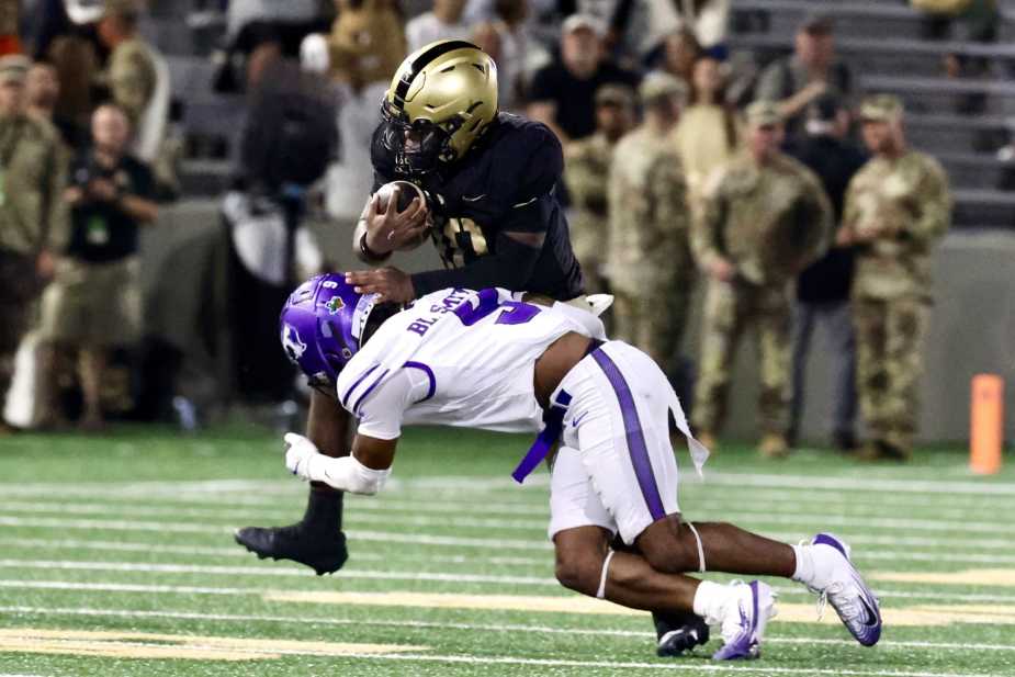 8/28/25, West Point, New York, Michie Stadium, Tarleton State defensive back Blake Smith (#9) tackles Army quarterback Dewayne Coleman (#10). Mandatory Credit: Jose Pichirilo/Bad Dawg Sports