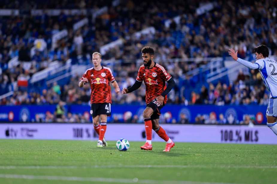 9/20/2025 Stade Saputo, Montreal, QC, Eric Maxim Choupo-Moting Scores a goal. Mandatory Credit: New York Red bulls