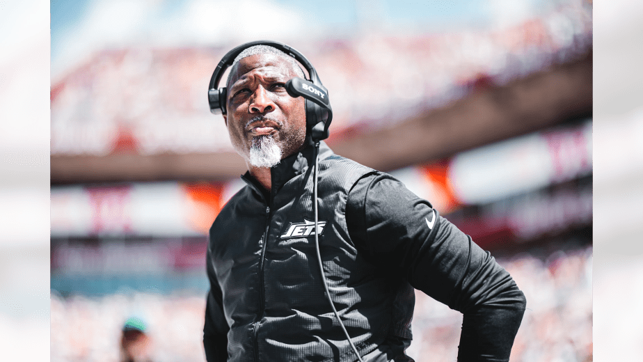 9/21/2025 Raymond James Stadium, Tampa FL. Aaron Glenn Mandatory Credit: New York Jets