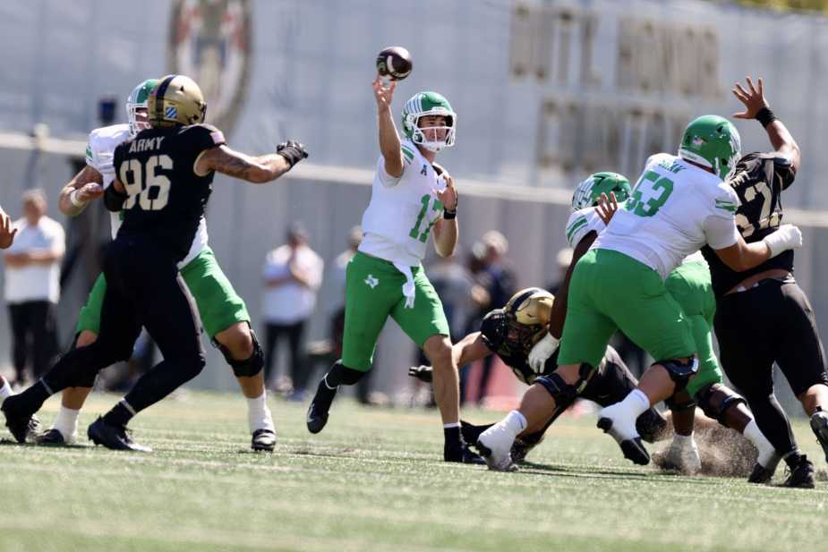 9/20/25, West Point , New York , Michie Stadium, North Texas quarterback (#17) completed a pass to his wide receiver against Army. Mandatory Credit: Jose Pichirilo. Bad Dawg Sports