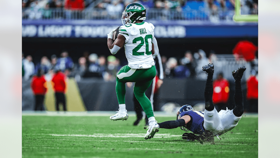 11/23/2025 M&T Bank Stadium, Baltimore, MD., Breece Hall making a run Mandatory Credit: New York Jets