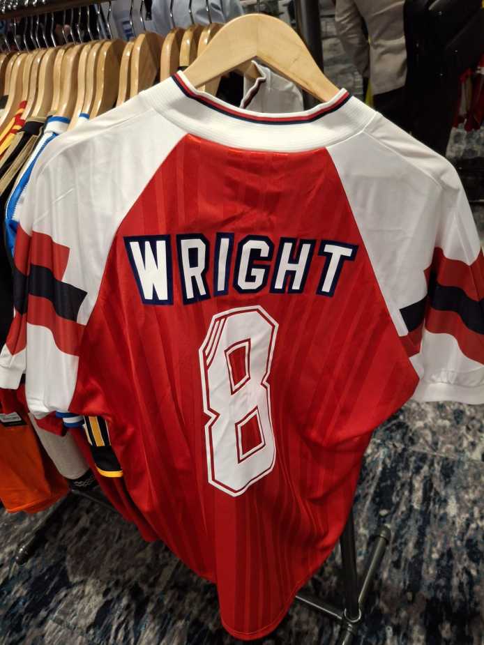 11/13/2025 Miami Beach Convention Center, Miami Beach, FL., Ian Wright's Arsenal Jersey Mandatory Credit: by Daniel Feuerstein