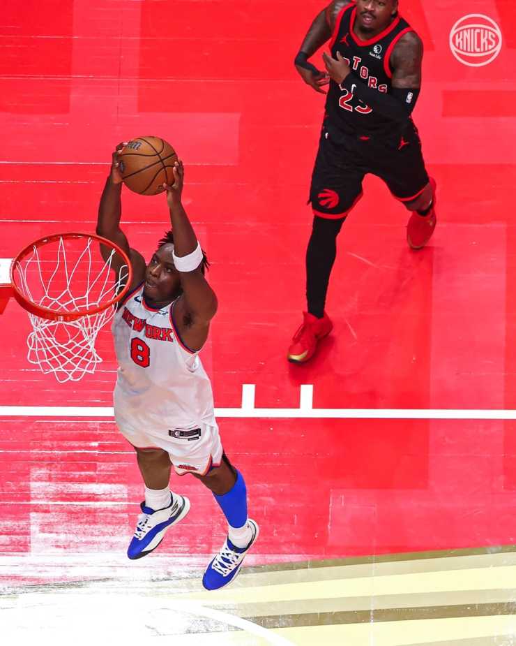 12/9/2025 Scotiabank Arena, Toronto, ON., O.G. Anunoby jams it down. Mandatory Credit: New York Knicks