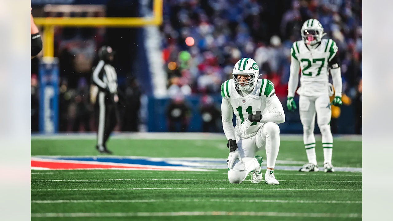 1/4/2026 Highmark Stadium, Orchard Park, NY., Jermaine Johnson looks exhausted. Mandatory Credit: New York Jets