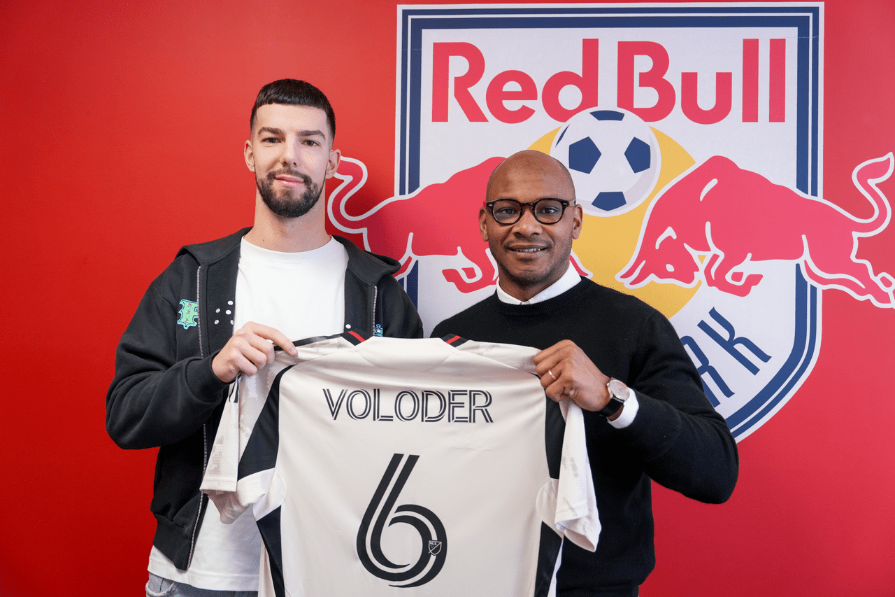 1/12/20262 Harrison, NJ., Robert Voloder signs with RBNY Mandatory Credit:: Red Bull New York