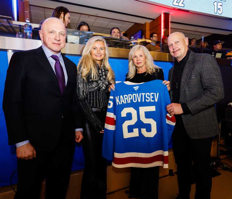 1/27/2026 Madison Square Garden, New York, NY., Rangers honor Alexander Karpovtsev by giving his wife and daughter his Centennial Jersey from fellow russian Sergei Nemchinov and teammate Adam Graves. Mandatory Credit: New York Rangers
