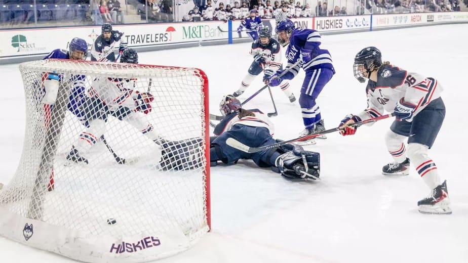 UConn Women’s Hockey Team Defeats Holy Cross to play Hockey East Finals