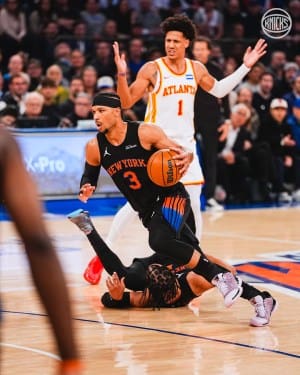 Josh Hart trying to make a play toward the hoop