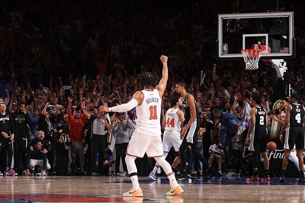 Jalen Brunson Takes a three point shot