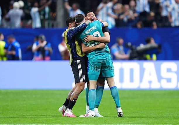 Argentina Players celebrate the win